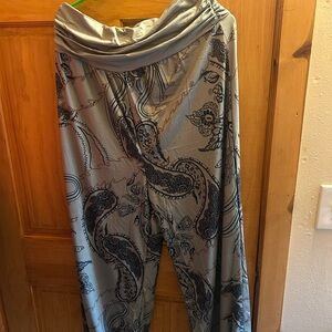 New with out tags Harem Paisley Print Pants in Green blue brown